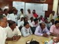 भारनियमनाबाबत शेतक:यांचा अधीक्षक अभियंत्यांना घेराव - Marathi News | Farmers meet Superintending Engineers for loadshading | Latest vardha News at Lokmat.com