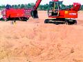 पोवारटोली घाटावर रेतीचे अवैध उत्खनन - Marathi News | Illegal excavation of sand on Powaroli river | Latest bhandara News at Lokmat.com