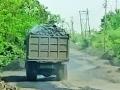 कोळसा खाणीतून जळत्या कोळशाची वाहतूक - Marathi News | Transport of burning coal from coal mines | Latest chandrapur News at Lokmat.com