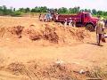 घाटकुरोडा रेती घाटावरुन चोरटी वाहतूक सुरुच - Marathi News | Ghatakuroda Sand Laundering | Latest gondia News at Lokmat.com