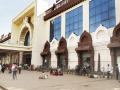 आकर्षक रंगरंगोटीने औरंगाबाद रेल्वेस्टेशनचे रुपडे पालटले - Marathi News | The colorful colors of the Aurangabad railway station have changed | Latest chhatrapati-sambhajinagar News at Lokmat.com