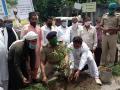 भुसावळात वृक्षारोपण मोहिमेस सुरुवात - Marathi News | One crore 20 lakh tree planting is the target | Latest jalgaon News at Lokmat.com