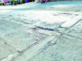शहरातील प्रमुख मार्गाला खड्ड्यांचे ग्रहण - Marathi News | The main roads in the city are the eclipsed potholes | Latest vardha News at Lokmat.com