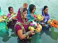 छटपूजेतून गोदा स्वच्छता संवर्धनाचा संकल्प - Marathi News |  Resolution of promotion of Goddess Cleanliness from Sixteen Puja | Latest nashik News at Lokmat.com