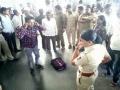 महिला वाहकाशी अरेरावी तरुणाला पडली महागात - Marathi News | Mahagadi fell ill with a young man in the fall | Latest nashik News at Lokmat.com