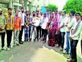 मनसेच्या वतीने थाळीनाद आंदोलन - Marathi News |  Thalinad movement on behalf of MNS | Latest nashik News at Lokmat.com