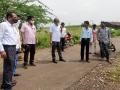 तयार केलेला रस्ता अधिकाऱ्यांना सापडेना - Marathi News | Authorities could not find the paved road | Latest dhule News at Lokmat.com