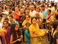 करवीरनिवासिनी श्री अंबाबाईच्या दर्शनासाठी भाविकांची गर्दी - Marathi News | A crowd of devotees for the visit of Karveervanisini Shri Ambabai | Latest kolhapur Photos at Lokmat.com