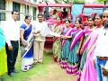 महिला बचतगटांची स्वावलंबनाकडे वाटचाल - Marathi News | Moving towards self-reliance of women's savings groups | Latest chandrapur News at Lokmat.com