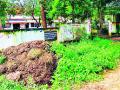 शाळेच्या प्रवेशद्वारासमोरच शेणखताचे ढीग - Marathi News | A pile of cow dung in front of the school entrance | Latest gadchiroli News at Lokmat.com