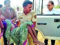 वन विभागाच्या शोधमोहिमेने वृद्ध महिलेला जीवनदान - Marathi News | Older Life Livelihood | Latest gadchiroli News at Lokmat.com