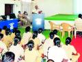 निवडणुकीच्या चोख बंदोबस्तासाठी ७२४ पोलिसांना प्रशिक्षण - Marathi News | Training of 724 policemen for correct election arrangements | Latest gondia News at Lokmat.com