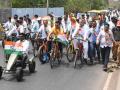इंधन दरवाढीविरोधात नंदुरबारात काँग्रेसतर्फे आंदोलन - Marathi News | Movement by the Congress in Nandurbar against the fuel price hike | Latest nandurbar News at Lokmat.com