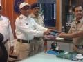 वाहतूक पोलिसांकडून नंदुरबारात ई-चलन प्रणाली कार्यान्वीत - Marathi News | Traffic Police implement e-currency system in Nandurbar | Latest nandurbar News at Lokmat.com