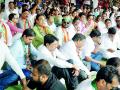 काँग्रेस, राष्ट्रवादीचे जिल्हा कचेरीवर धरणे - Marathi News | Congress, NCP's district take on cemeteries | Latest yavatmal News at Lokmat.com