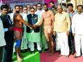 कुस्त्यांच्या दंगलीचे उद्घाटन - Marathi News | Inauguration of Wrestling riots | Latest yavatmal News at Lokmat.com