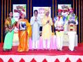 पूर्णवाद विद्या कला नीती पुरस्कार वितरण - Marathi News | Purna Vidyalaya Art Policy Award Distribution | Latest nashik News at Lokmat.com