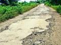 तरसाळी फाटा रस्त्याची चाळण - Marathi News | Routine road crossing | Latest nashik News at Lokmat.com