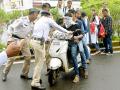 विनापरवाना ११०९ विद्यार्थी, पालकांवर चालान कारवाई - Marathi News | Traffic Police | Latest nagpur News at Lokmat.com