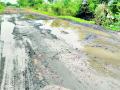 चंद्रपूर व यवतमाळ जिल्ह्याला जोडणाऱ्या रस्त्याची दुरवस्था - Marathi News | Road connectivity connecting Chandrapur and Yavatmal districts | Latest chandrapur News at Lokmat.com