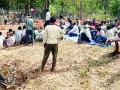 प्रकल्पग्रस्त आणि वनविभाग यांच्यातील संघर्ष पेटला - Marathi News | The conflict between the project-affected and the forest department stirs up | Latest gondia News at Lokmat.com