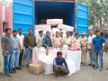 धुळ्यात पहाटे कंटेनरसह २९ लाखांचा गुटखा पकडला - Marathi News | In the dusk, a container of 90 lakhs was seized along with the container | Latest dhule News at Lokmat.com