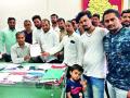 धाडसी मुलींना राष्टÑपती पुरस्कार देण्याची मागणी - Marathi News | The demand for nation-wide award to brave girls | Latest nashik News at Lokmat.com