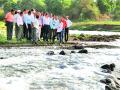 धक्कादायक : विभागीय आयुक्तांनी दिले कारवाईचे निर्देश औद्योगिक सांडपाणी मनपाच्या गटारीत - Marathi News | Shocking: The action taken by the departmental commissioners indicates the sewerage of industrial wastewater | Latest nashik News at Lokmat.com