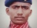 प्रदीपच्या लष्कराच्या आठवणी कुटुंबियांच्या स्मरणात - Marathi News | Memories of Pradeep's army in memory of the family | Latest jalgaon News at Lokmat.com
