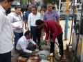 सांगलीत पेट्रोलपंपावर जिल्हाधिकाऱ्यांचा छापा - Marathi News | District Collector's release on Sangliat petrol pump | Latest sangli News at Lokmat.com