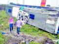 शिवशाहीला भीषण अपघात - Marathi News |  Shivshahi's worst accident | Latest vardha News at Lokmat.com