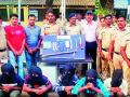 मध्यरात्री धुमाकूळ घालणारे पाच दरोडेखोर अटकेत - Marathi News | Five robbers arrested in the middle of the night | Latest yavatmal News at Lokmat.com