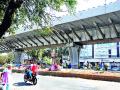 शहरातील दुभाजकांवर अतिक्रमण! - Marathi News |  Encroachments on the divider of the city! | Latest nashik News at Lokmat.com