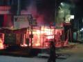 भंडारा जिल्ह्यातील लाखनी येथे फटक्याच्या दुकानाला आग - Marathi News | Fire at Lakhni in Bhandara district | Latest bhandara News at Lokmat.com