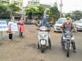 भर पावसात थुंकण्याविरोधी मोहिमेचे प्रबोधन - Marathi News | Awareness of anti-spitting campaign in heavy rains | Latest kolhapur News at Lokmat.com