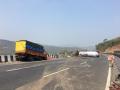 एक्सप्रेस वेवर गॅस टँकरचा ब्रेक फेल, तीन गाड्यांना दिली धडक  - Marathi News | Expressway gas tanker's brakes fail, hit three trains | Latest pune News at Lokmat.com