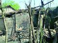 कुंड खुर्द गावात अग्नितांडव, आठ घरे खाक - Marathi News | In the village of Kund Khurd, fire houses, eight houses, Khak | Latest amravati News at Lokmat.com