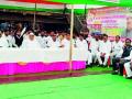 इरई नदीच्या काठावर सत्याग्रह - Marathi News | Satyagraha on the banks of the river Irai | Latest chandrapur News at Lokmat.com