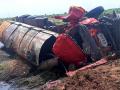 केमिकल भरलेले टँकर उलटल्याने चालक ठार - Marathi News | The chemical tanker overturned, killing the driver | Latest nandurbar News at Lokmat.com