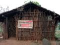 धजापाणी येथे जि.प. शाळा भरते कुडाच्या झोपडीतच - Marathi News | Z.P. at Dhajapani. The school is full of garbage | Latest nandurbar News at Lokmat.com