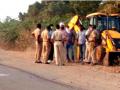 रस्ते महामंडळ अधिकाऱ्यांच्या आश्वासनानंतर आंदोलन मागे - Marathi News | The agitation was called off after the assurance of the Road Corporation officials | Latest nandurbar News at Lokmat.com