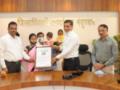 संकटमोचक रेलूबाईंचा प्रशासनातर्फे गौरव - Marathi News | Administration honors troubleshooter Relubai | Latest nandurbar News at Lokmat.com