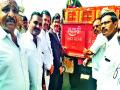 वणी बाजारात वाहनांना रिफ्लेक्टर - Marathi News | Vehicle Refiners in the market vehicles | Latest nashik News at Lokmat.com