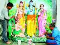 गणेशोत्सवाची आरास शोधण्यासाठी मंडळांची भटकंती - Marathi News |  Wander the circles to find the outfit of Ganeshotsav | Latest nashik News at Lokmat.com