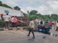 Aurangabad Accident: भरधाव ट्रॅक्टर दुभाजकावर धडकून उलटला; एक ठार, दोघे जखमी - Marathi News | Aurangabad Accident: The loaded tractor hit the divider and overturned; One killed, two injured | Latest chhatrapati-sambhajinagar News at Lokmat.com