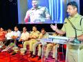 पोलीस विभागातर्फे निबंध स्पर्धा - Marathi News | Essay Competition by Police Department | Latest chandrapur News at Lokmat.com