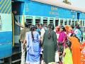खबरदार; प्रवाशांनो रेल्वे प्रवासात 'अशी' घ्या काळजी, अन्यथा... - Marathi News | Take care of passengers on the train journey | Latest gondia News at Lokmat.com
