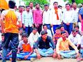 फुलसावंगी बंद, धनोडात रास्ता रोको - Marathi News | Stop Phulaswangi, stop the way of Dhanodat | Latest yavatmal News at Lokmat.com