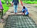 रस्त्यावरील खड्डे बुजविण्यासाठी बांबू तंत्रज्ञान विकसित - Marathi News | Develop bamboo technology for the road potholes | Latest nashik News at Lokmat.com