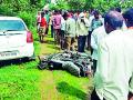 महामार्गावर कारची धडक; दुचाकीस्वाराचा मृत्यू - Marathi News | Car crash on highway; Death of a cyclist | Latest chandrapur News at Lokmat.com